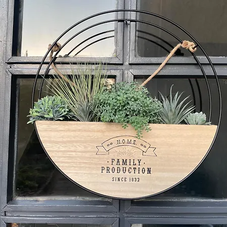 Nearby The Sea- Elegant Retreat In Apartament