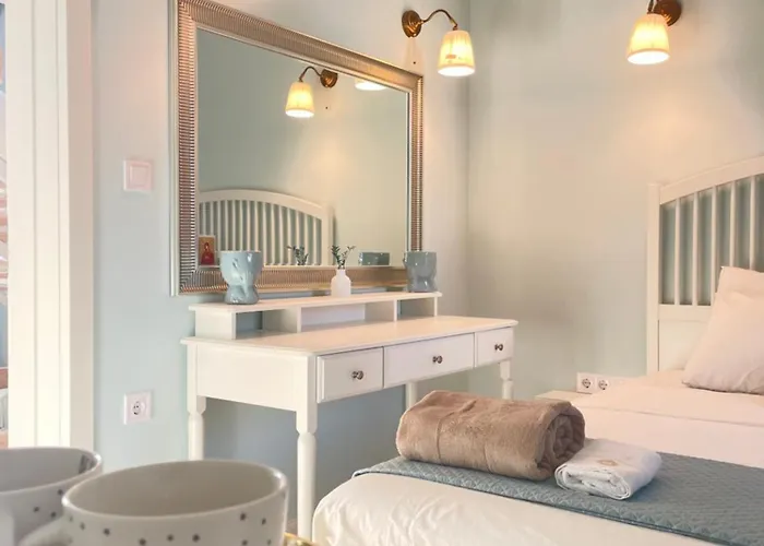 Nearby The Sea- Elegant Retreat In