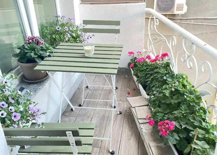 Nearby The Sea- Elegant Retreat In Apartament Warna