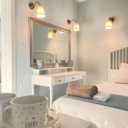 Nearby The Sea- Elegant Retreat In