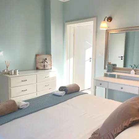 Апартамент Nearby The Sea- Elegant Retreat In *