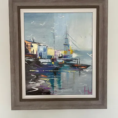 Nearby The Sea- Elegant Retreat In 公寓 *