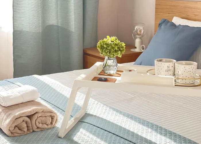 Nearby The Sea- Elegant Retreat In דירה