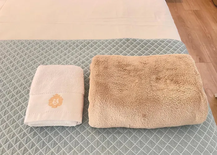 Nearby The Sea- Elegant Retreat In דירה *