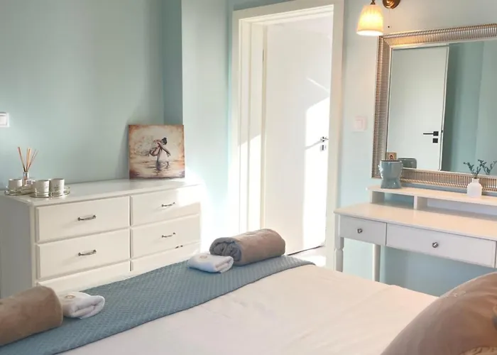 דירה Nearby The Sea- Elegant Retreat In *