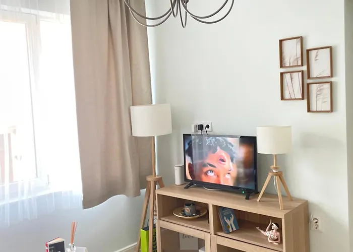 Nearby The Sea- Elegant Retreat In