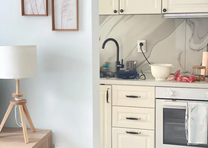 Nearby The Sea- Elegant Retreat In דירה