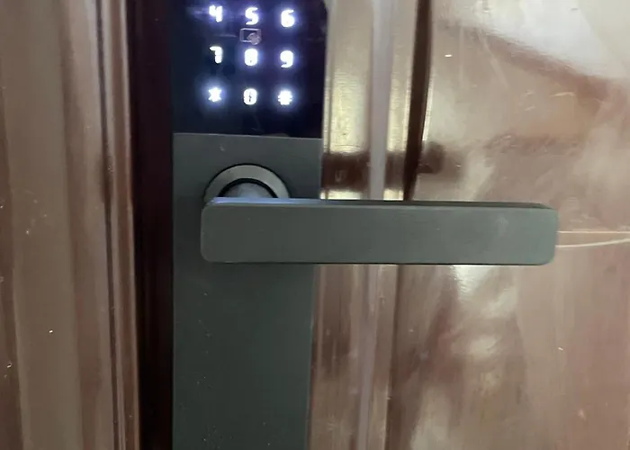 Nearby The Sea- Elegant Retreat In