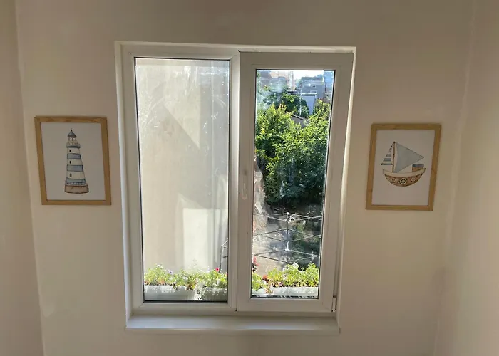 Nearby The Sea- Elegant Retreat In * וארנה