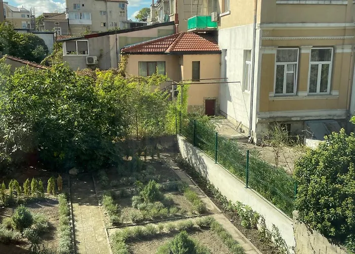 Nearby The Sea- Elegant Retreat In